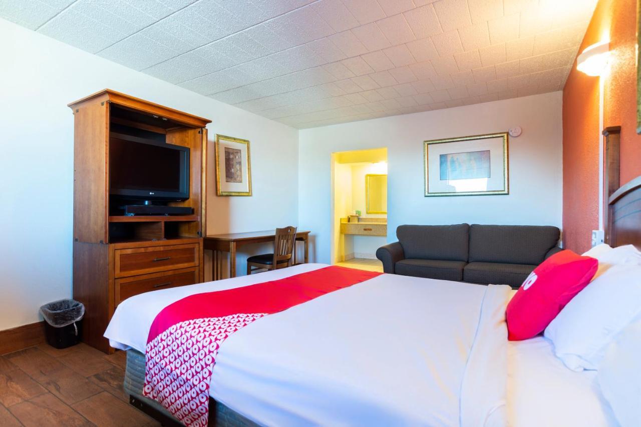Hwy 40 Motel